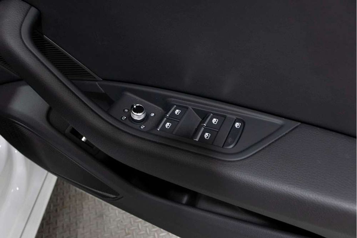 2024 Audi A4 45 TFSI S line B9