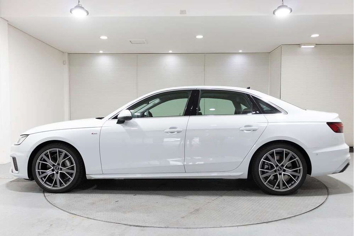 2024 Audi A4 45 TFSI S line B9