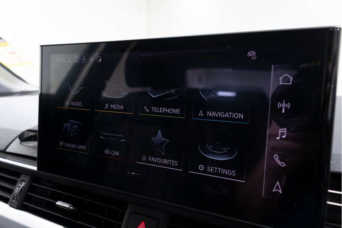 2024 Audi A4 45 TFSI S line B9