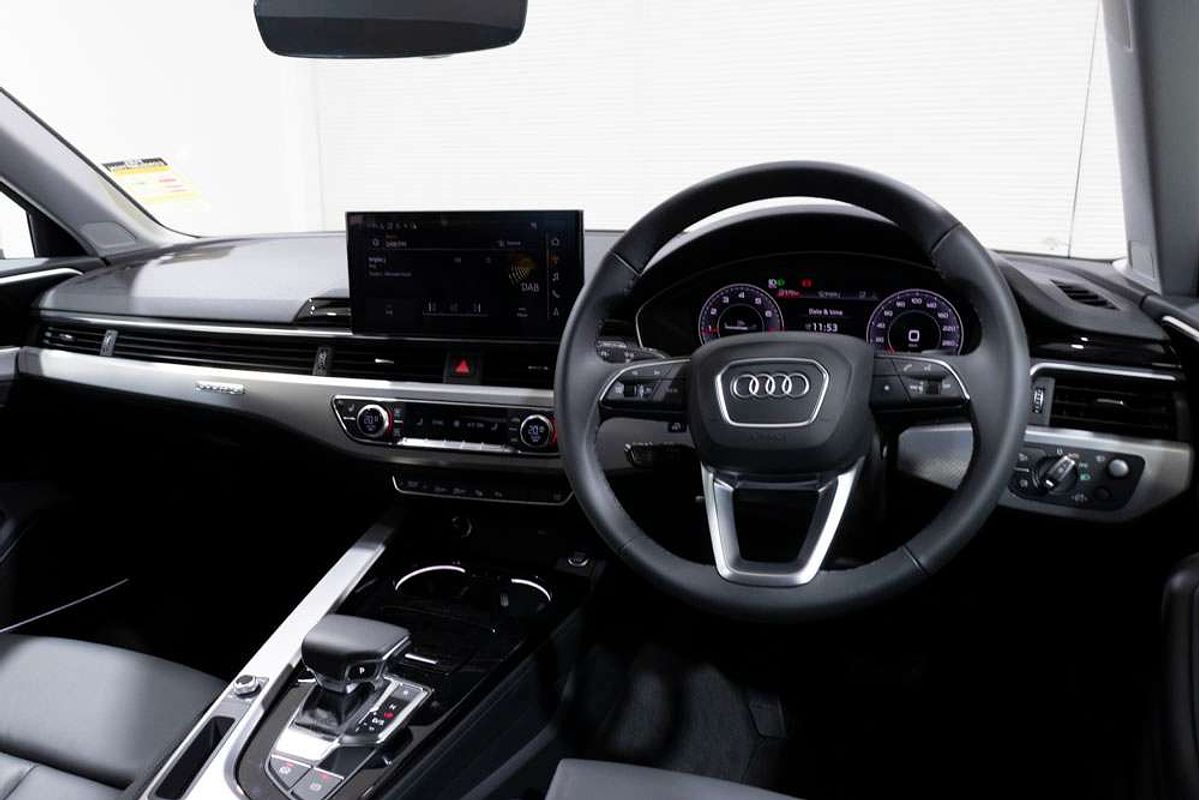 2024 Audi A4 45 TFSI S line B9