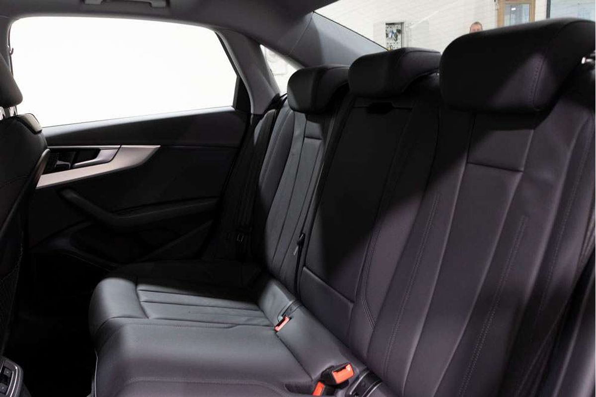 2024 Audi A4 45 TFSI S line B9