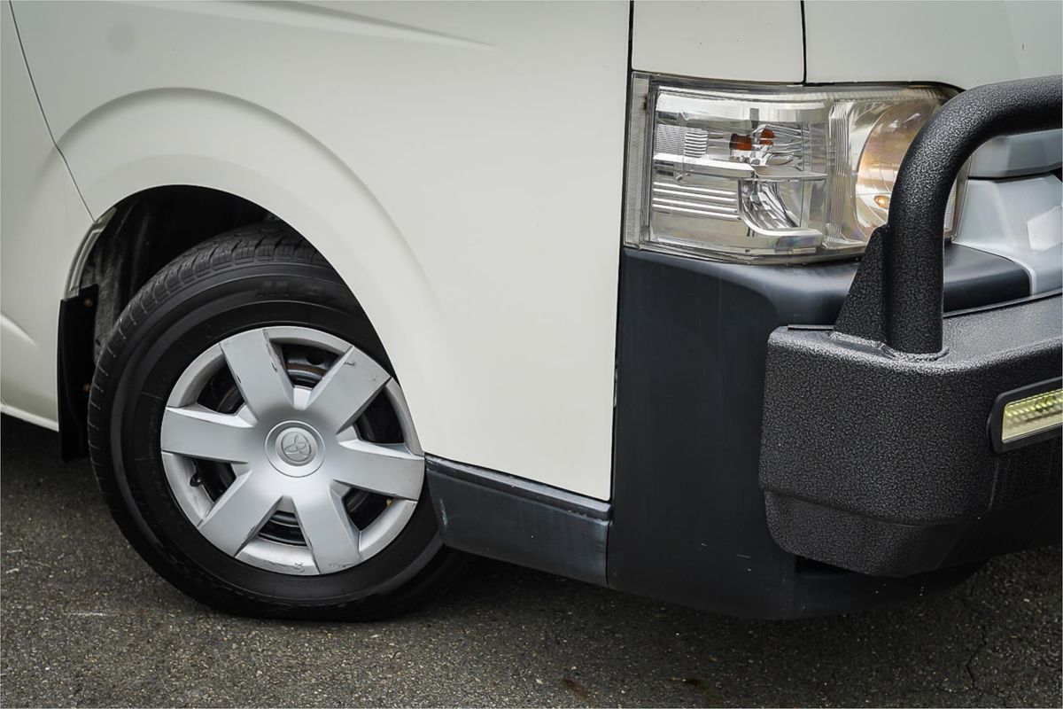 2018 Toyota Hiace Commuter KDH223R