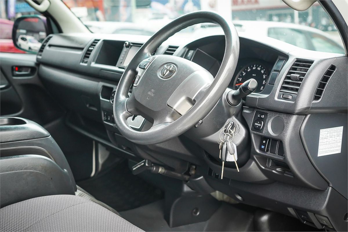 2018 Toyota Hiace Commuter KDH223R