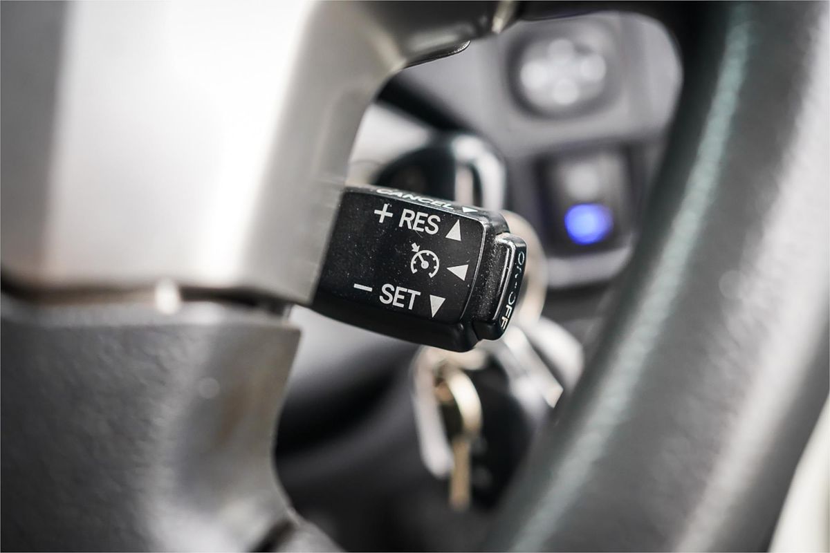 2018 Toyota Hiace Commuter KDH223R