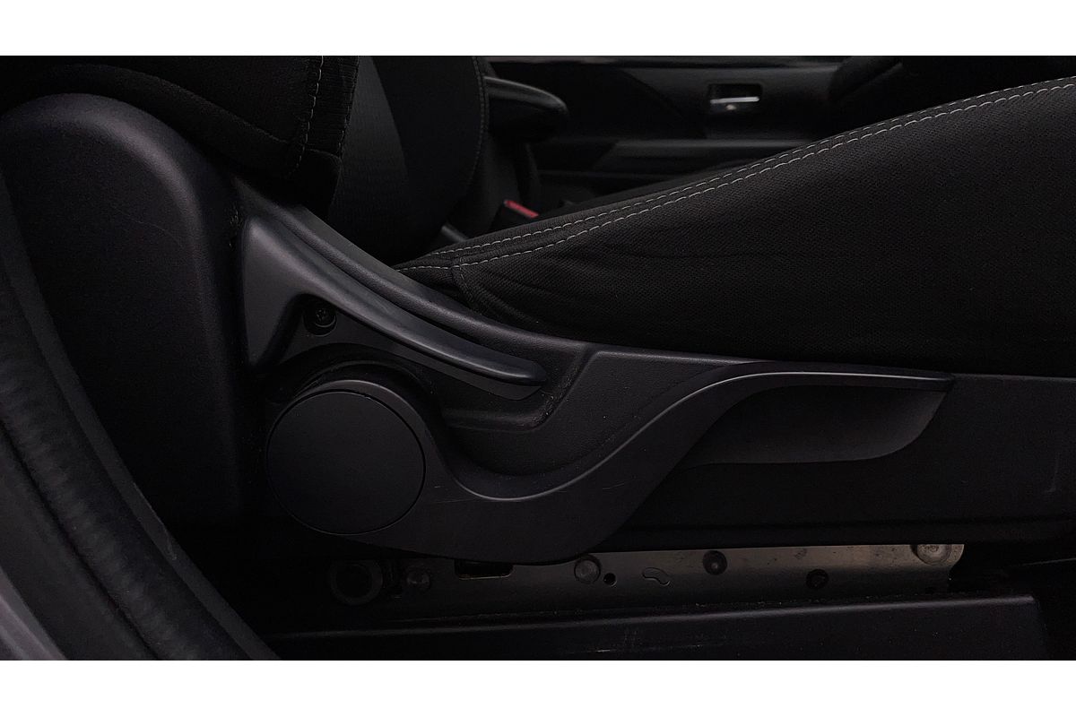 2019 Mitsubishi Outlander ES ADAS ZL