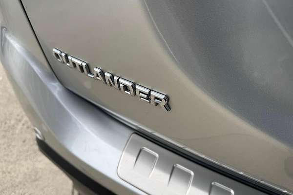 2021 Mitsubishi Outlander ES ZL