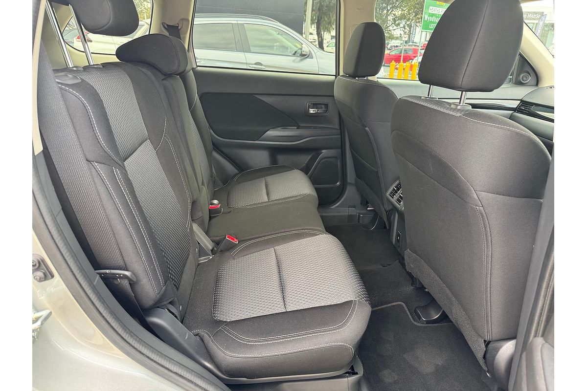 2021 Mitsubishi Outlander ES ZL