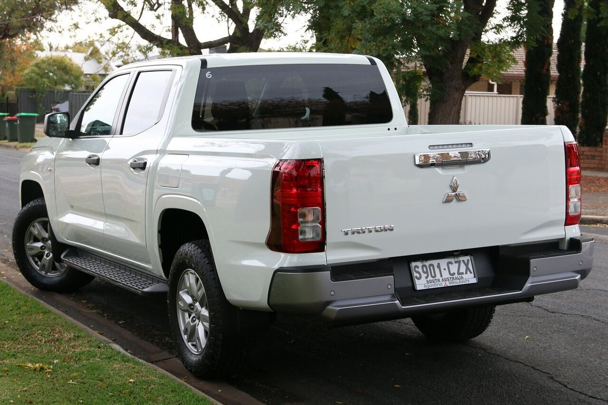 2024 Mitsubishi Triton GLX+ MV 4X4