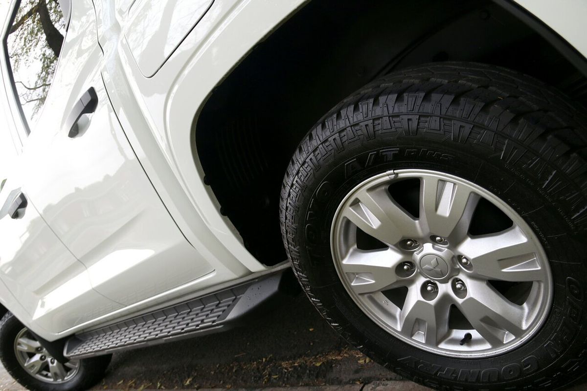 2024 Mitsubishi Triton GLX+ MV 4X4