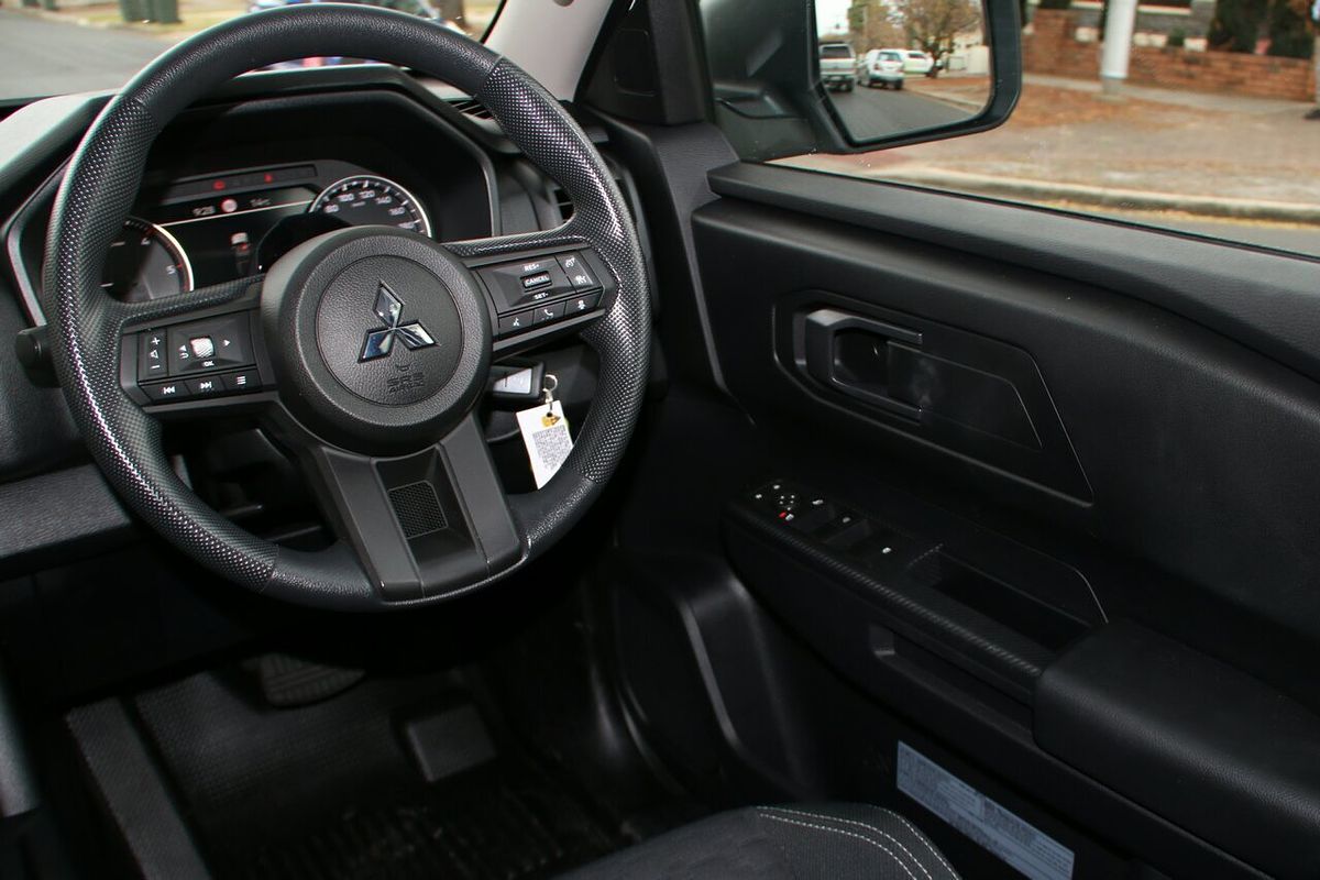 2024 Mitsubishi Triton GLX+ MV 4X4