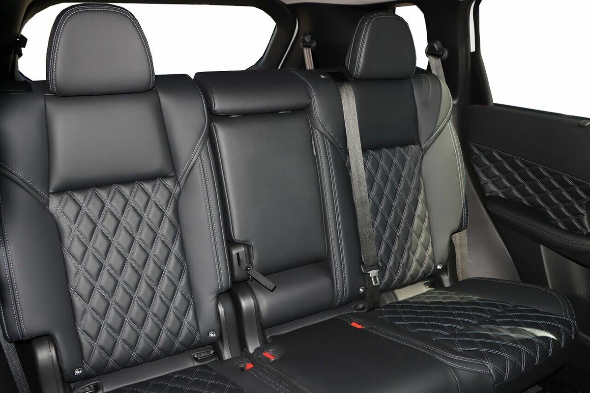 2024 Mitsubishi Outlander PHEV Exceed ZM