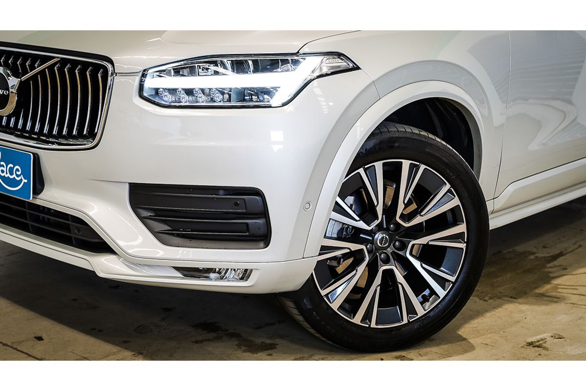 2022 Volvo XC90 B5 Momentum