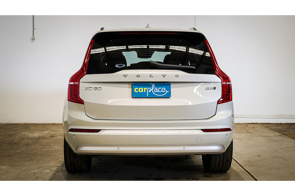 2022 Volvo XC90 B5 Momentum