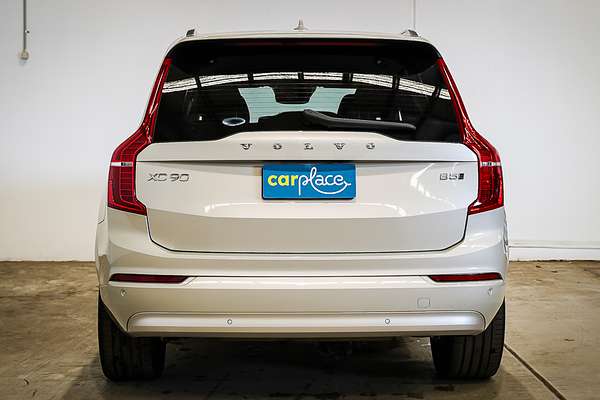 2022 Volvo XC90 B5 Momentum