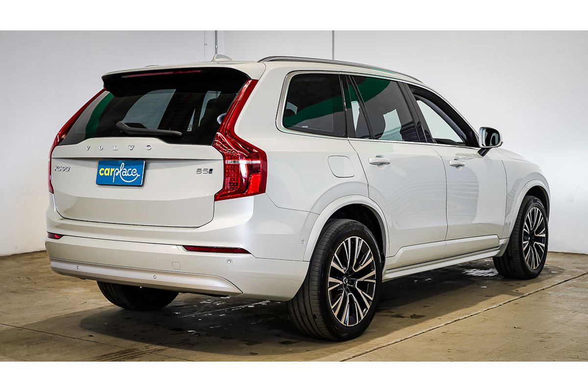 2022 Volvo XC90 B5 Momentum