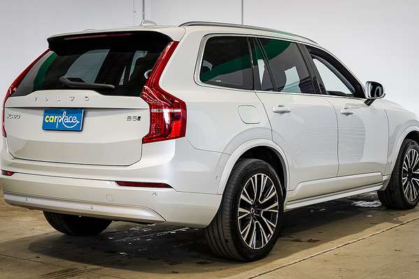 2022 Volvo XC90 B5 Momentum