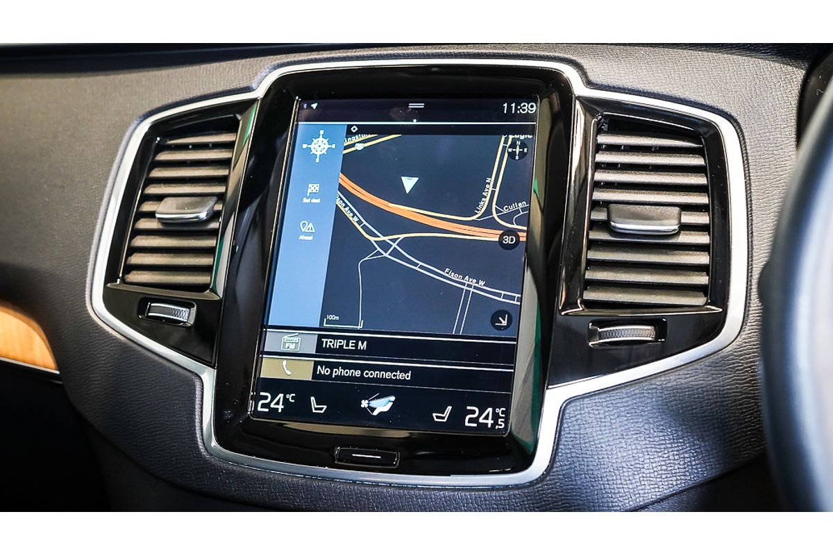 2022 Volvo XC90 B5 Momentum