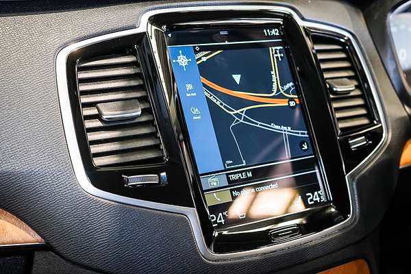 2022 Volvo XC90 B5 Momentum