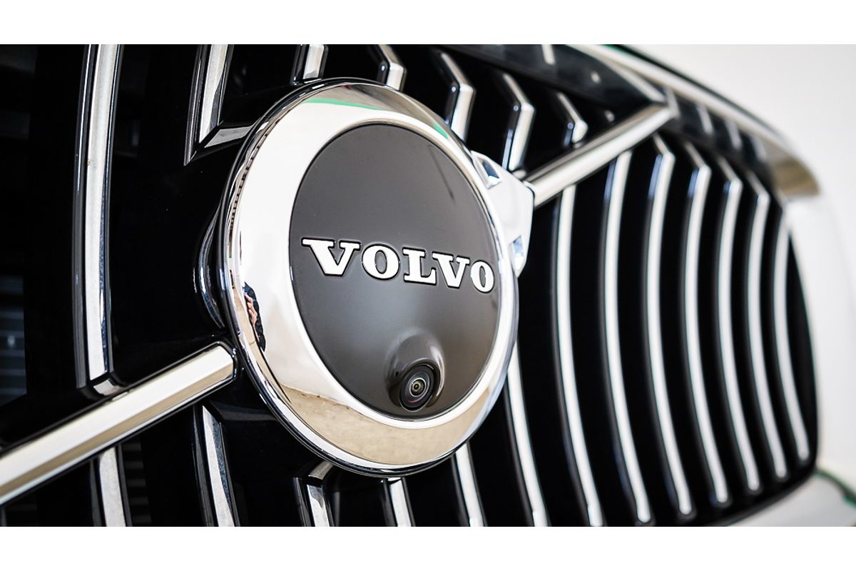 2022 Volvo XC90 B5 Momentum