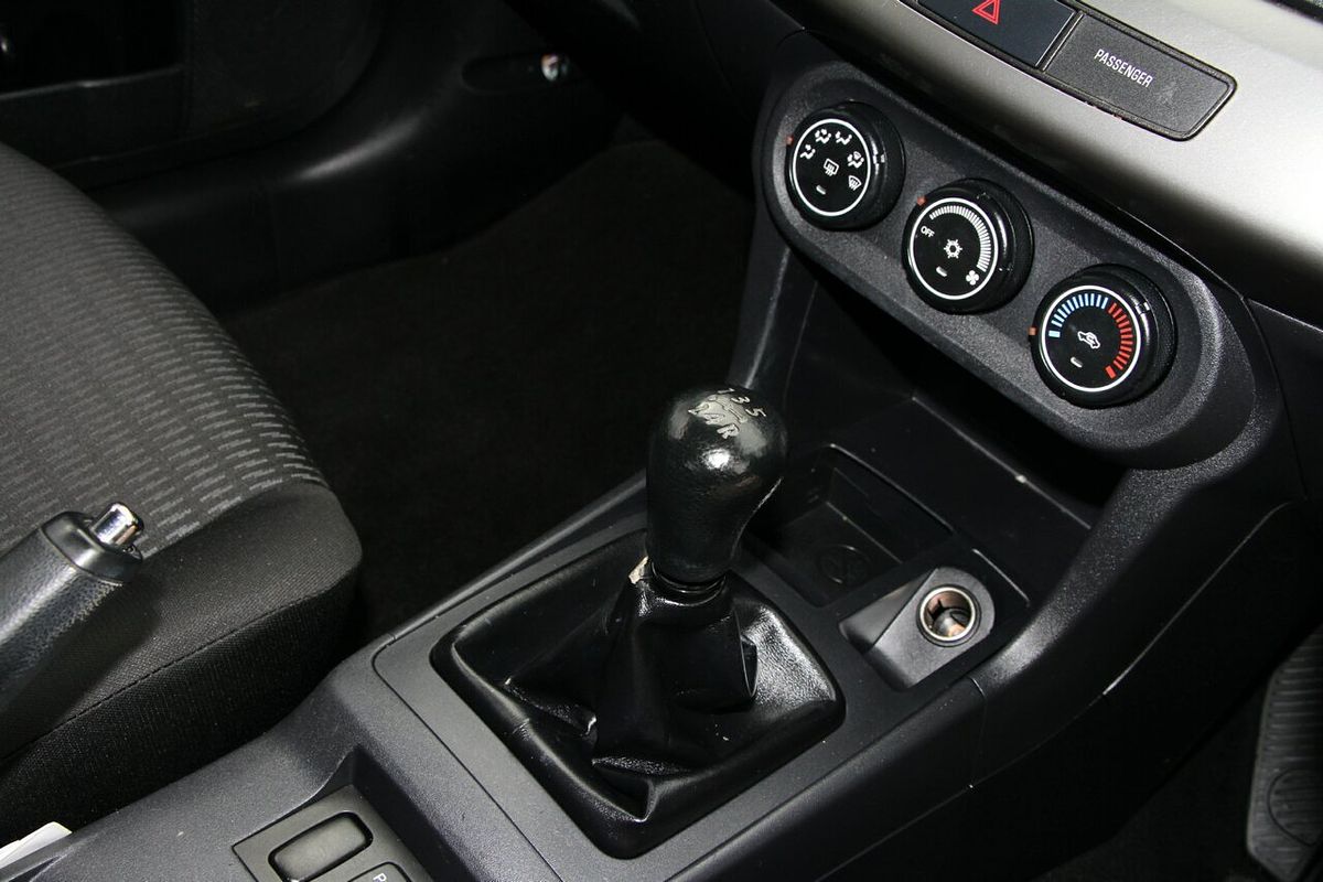 2012 Mitsubishi Lancer ES CJ