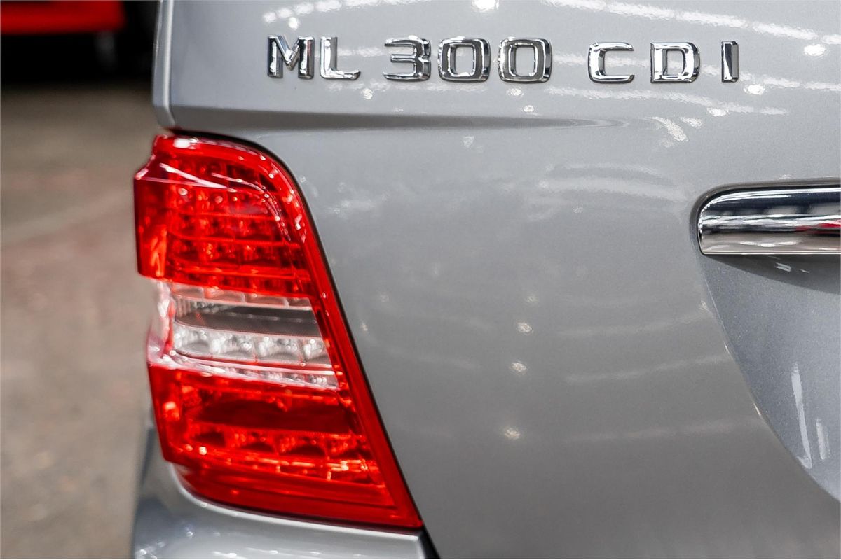 2011 Mercedes-Benz M-Class ML300 CDI BlueEFFICIENCY W164