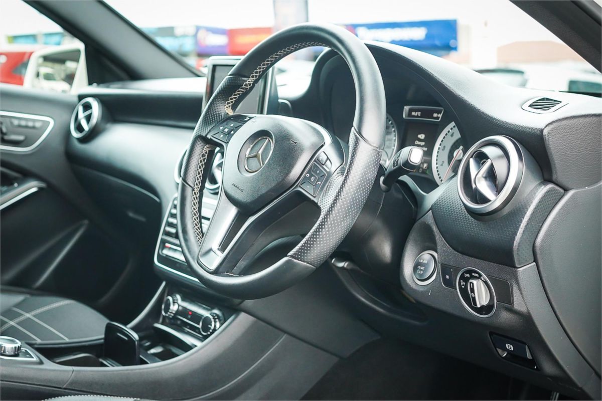 2015 Mercedes-Benz A-Class A200 W176