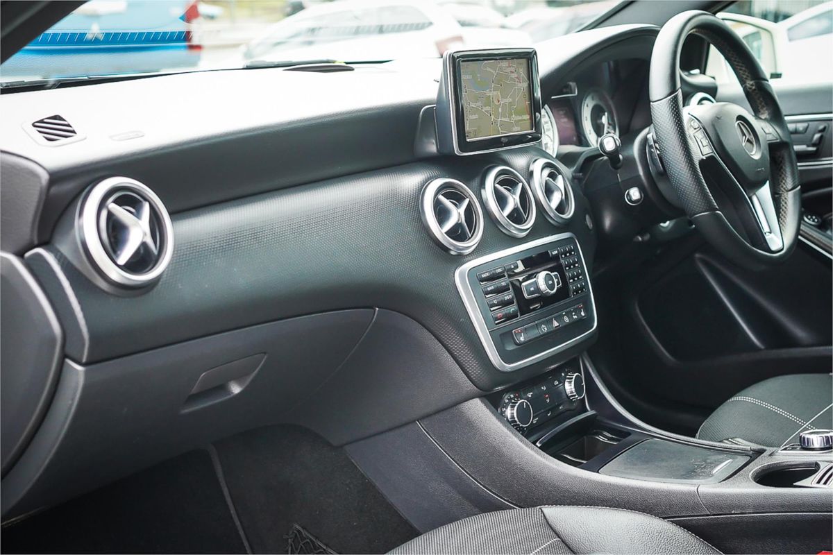 2015 Mercedes-Benz A-Class A200 W176