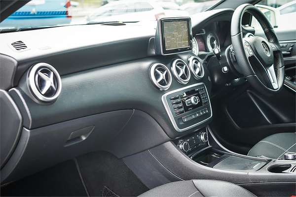 2015 Mercedes-Benz A-Class A200 W176