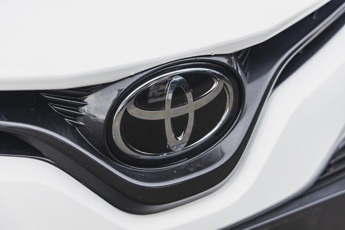 2019 Toyota Camry Ascent ASV70R