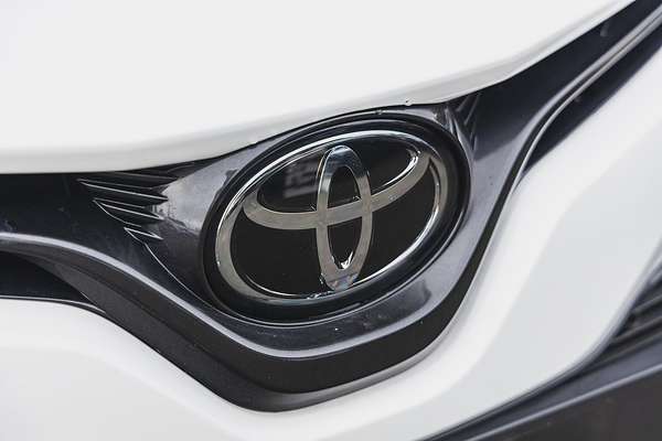 2019 Toyota Camry Ascent ASV70R