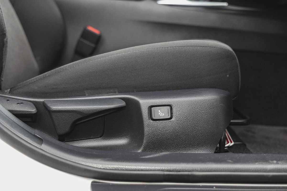 2019 Toyota Camry Ascent ASV70R