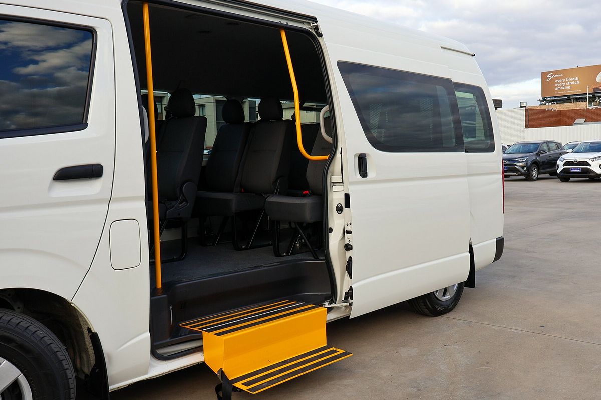 2018 Toyota Hiace Commuter TRH223R