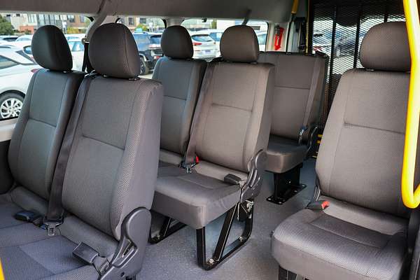 2018 Toyota Hiace Commuter TRH223R