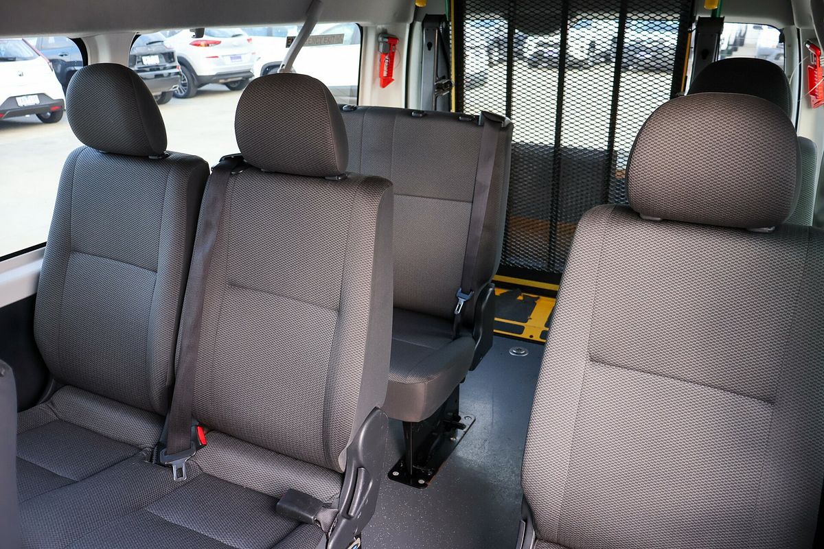2018 Toyota Hiace Commuter TRH223R