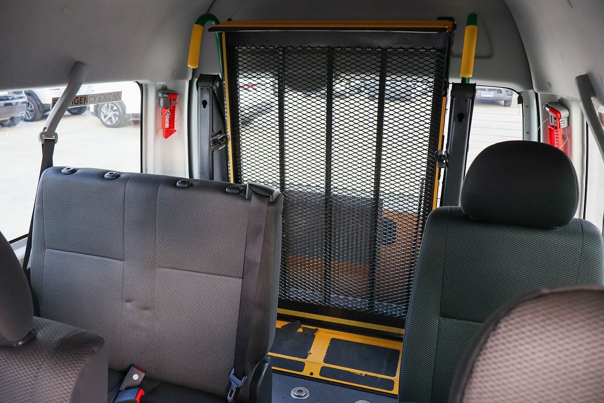 2018 Toyota Hiace Commuter TRH223R