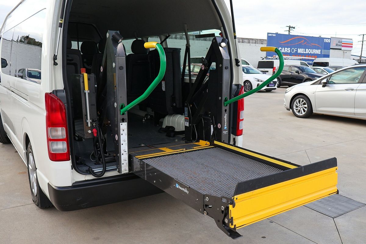 2018 Toyota Hiace Commuter TRH223R