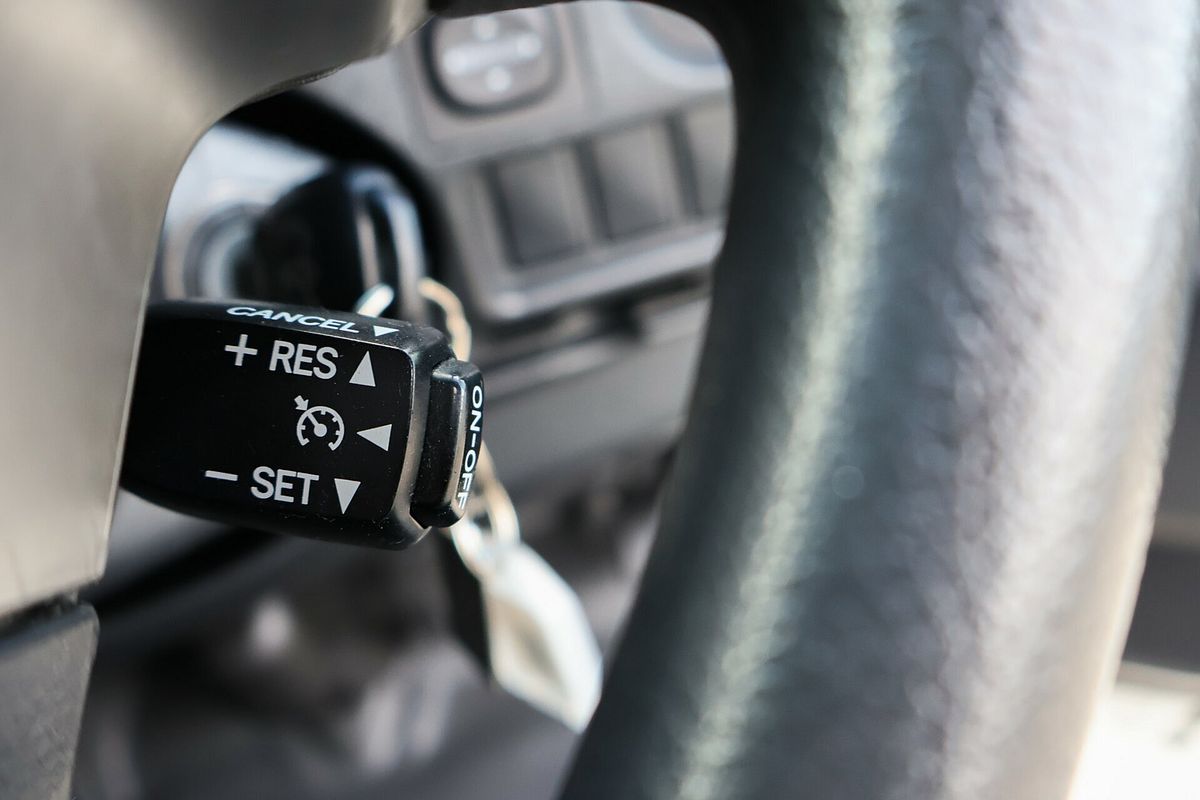 2018 Toyota Hiace Commuter TRH223R