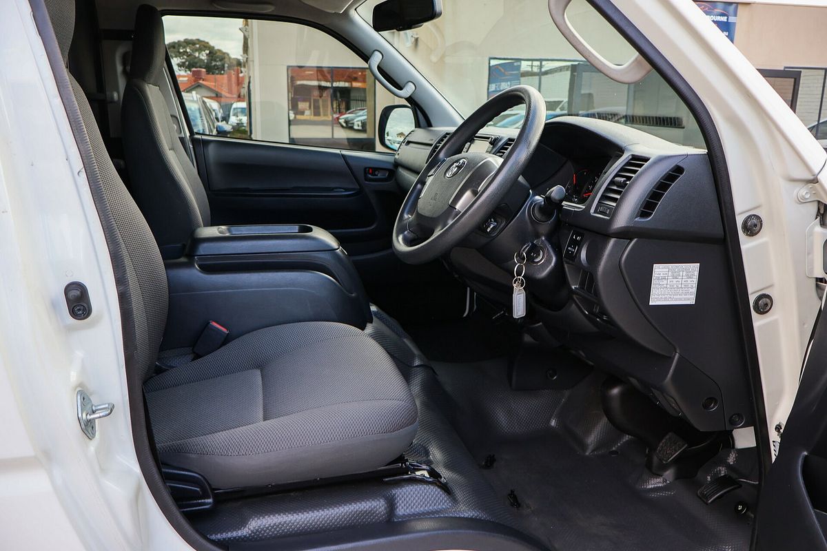 2018 Toyota Hiace Commuter TRH223R