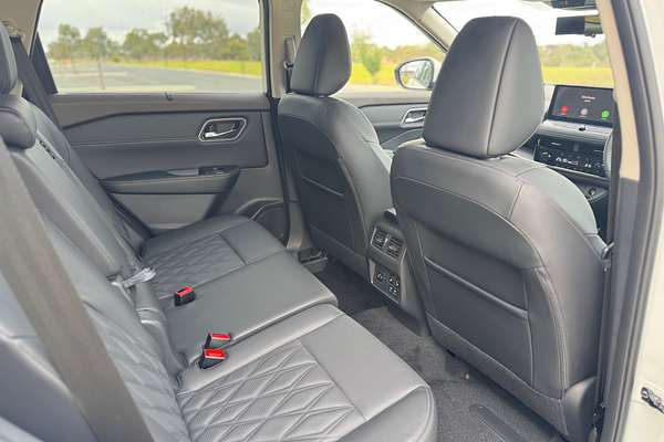 2025 Nissan X-TRAIL Ti T33