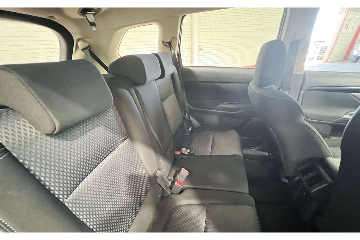 2018 Mitsubishi Outlander ES ZL