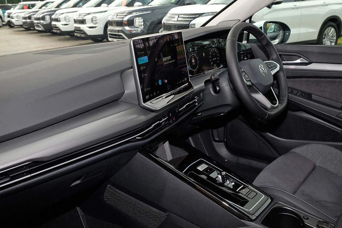 2025 Volkswagen Golf 110TSI Style 8.5