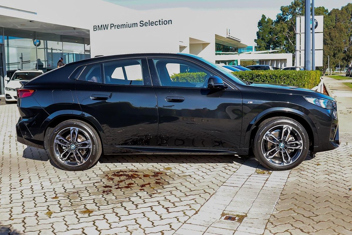 2024 BMW iX2 xDrive30 M Sport U10