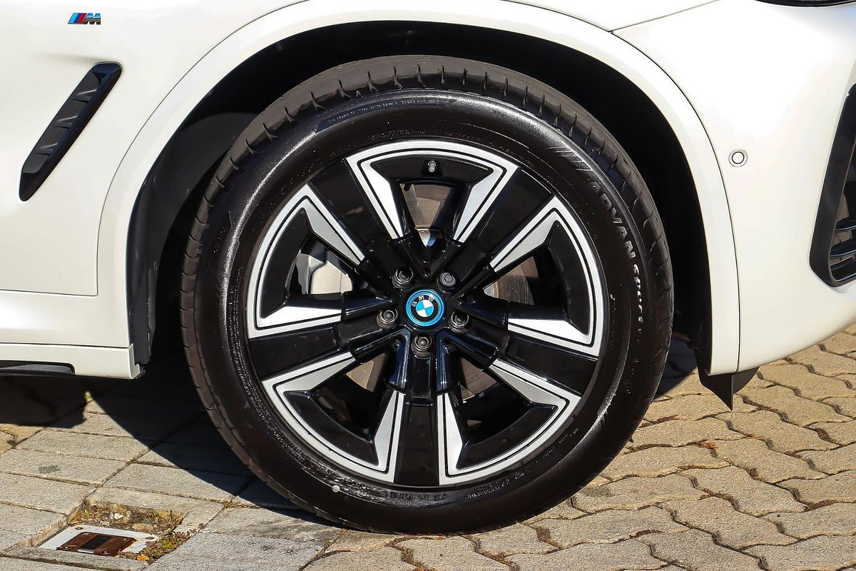 2024 BMW iX3 M Sport G08