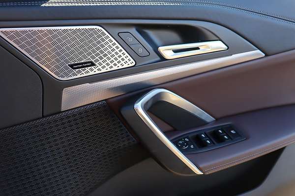 2024 BMW iX2 xDrive30 M Sport U10