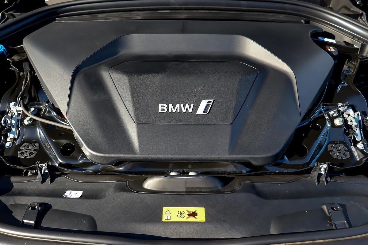 2024 BMW iX2 xDrive30 M Sport U10