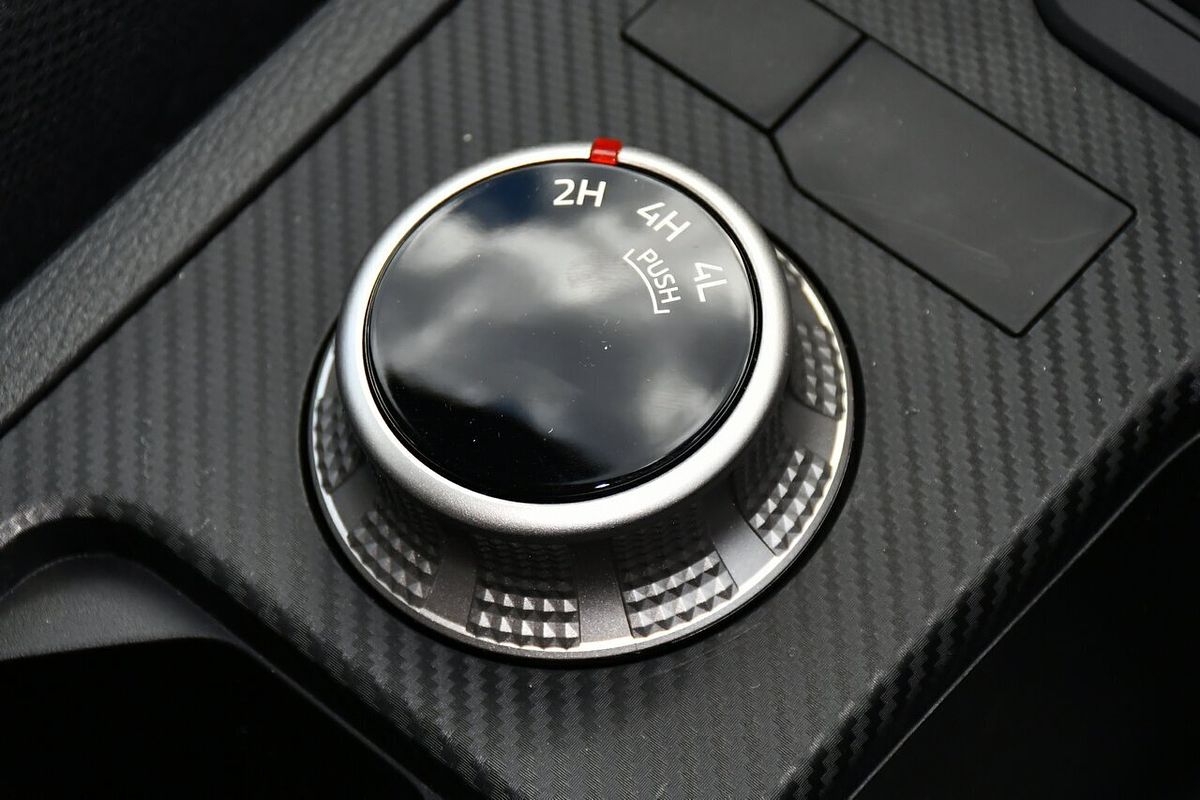 2025 Mitsubishi Triton GLX MV 4X4