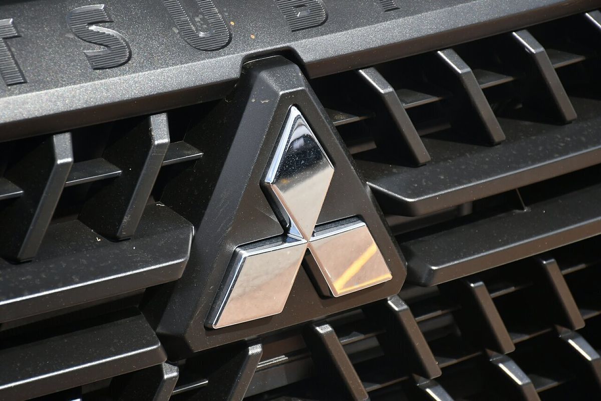 2025 Mitsubishi Triton GLX MV 4X4