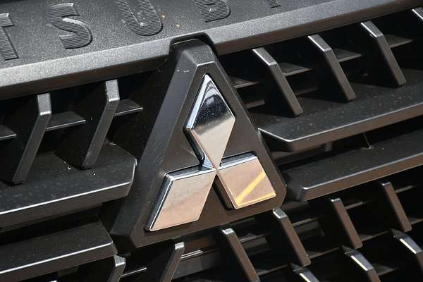 2025 Mitsubishi Triton GLX MV 4X4