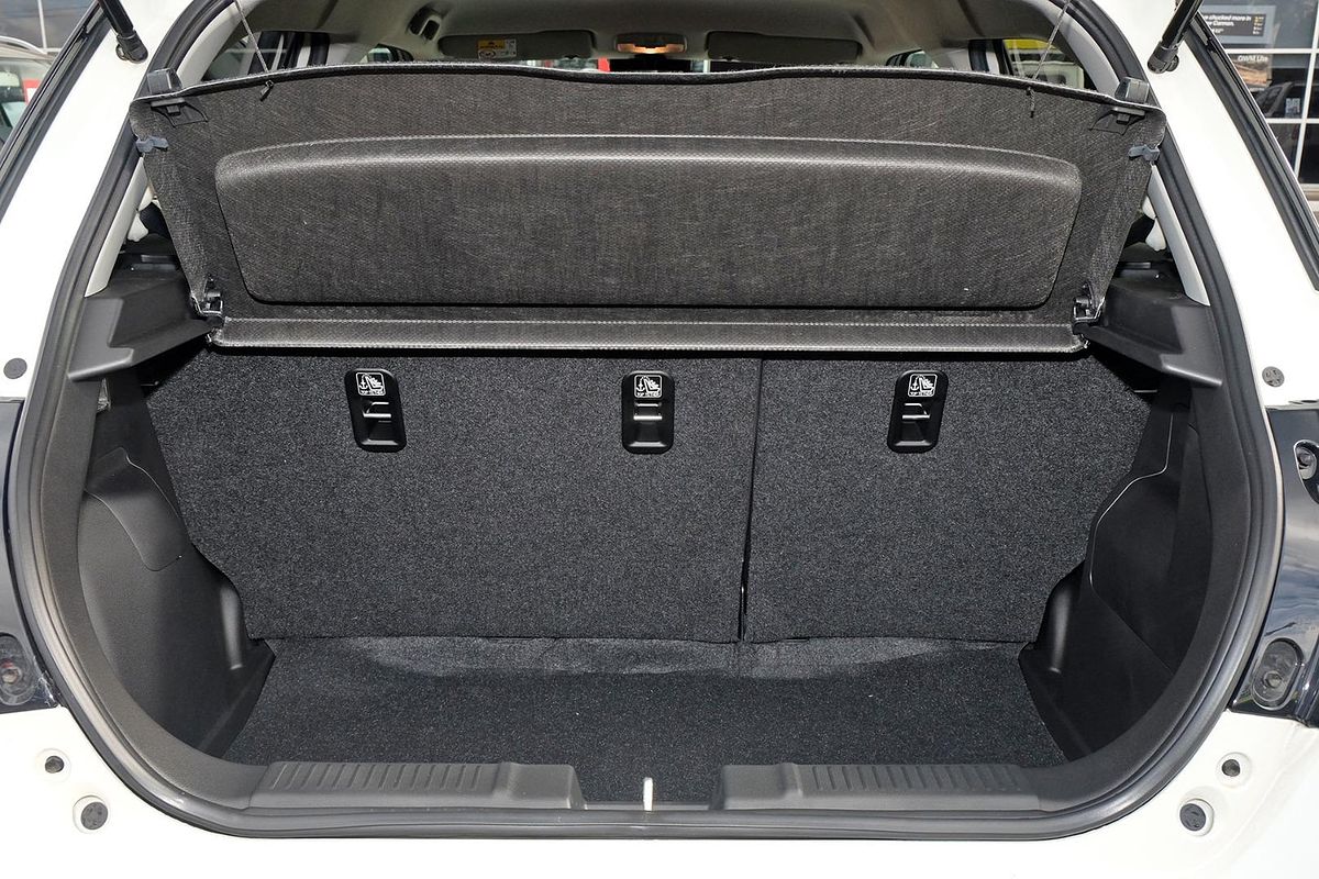2024 Suzuki Swift Hybrid Plus UZ