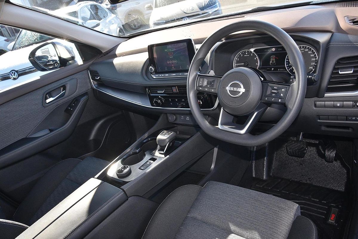 2024 Nissan X-TRAIL ST T33